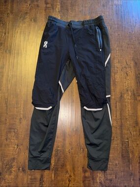 On Running Black Athletic Track Pants with Reflective Logo